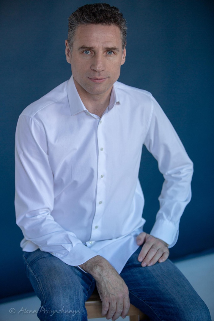 Виталий абдулов
