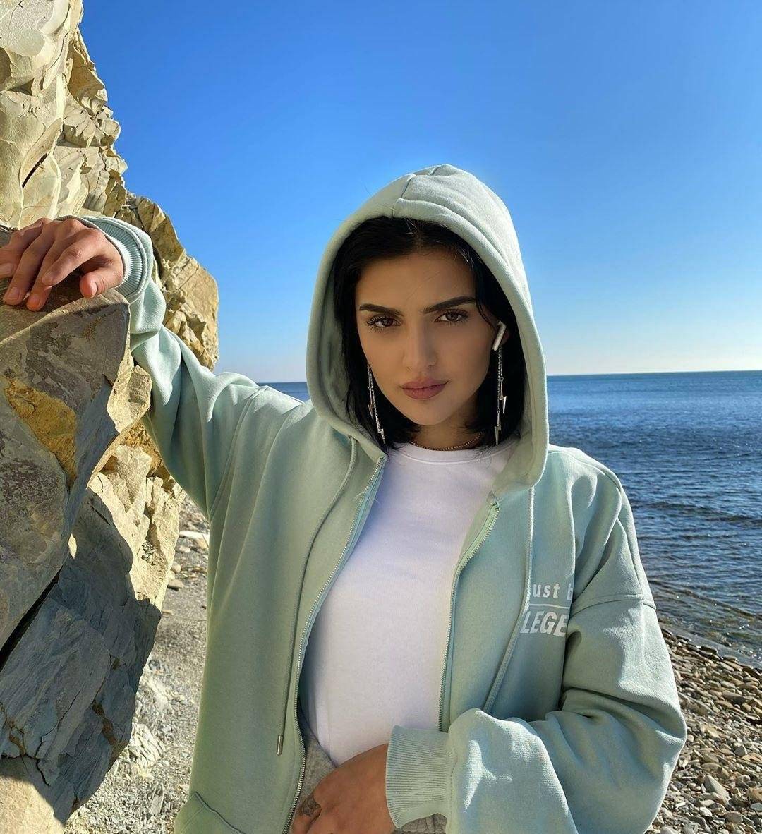 Дина саева: биография, личная жизнь, заработок в tiktok - тик ток