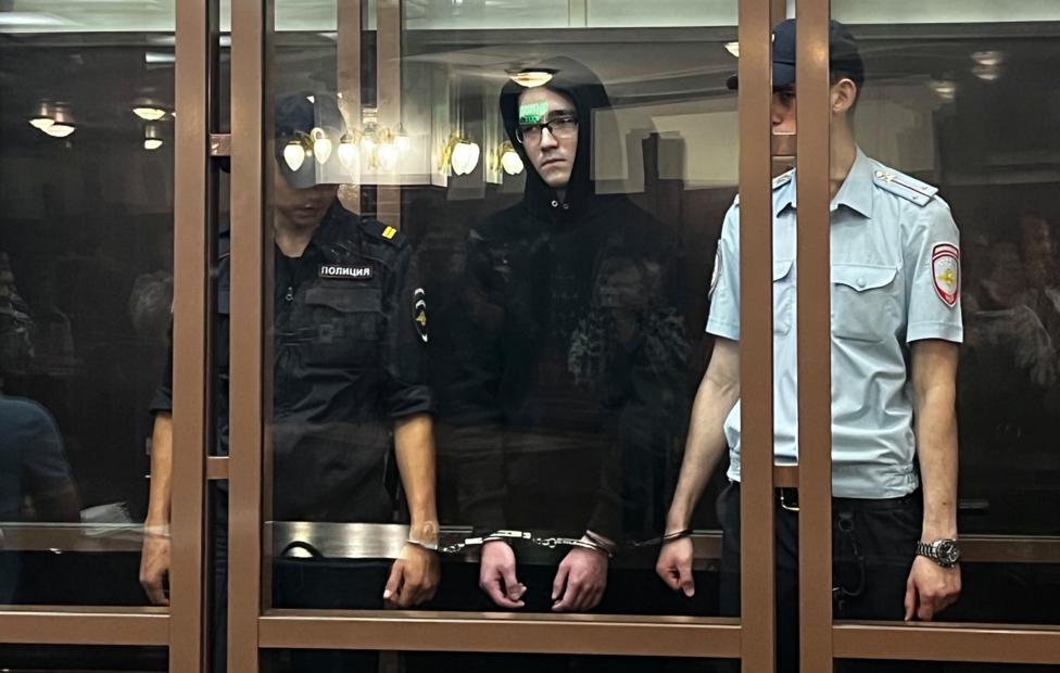 «очень замкнутый человек». что известно о казанском стрелке?