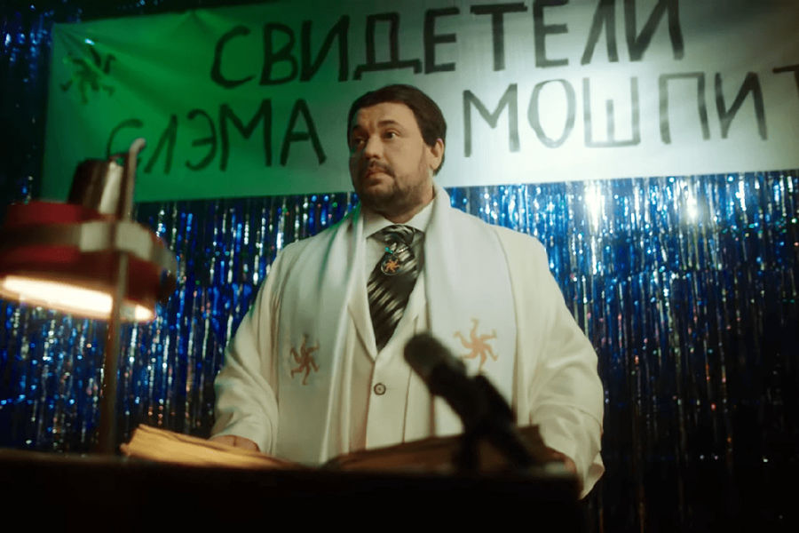 Культ сергея жукова, шествие justice и золото «ленинграда»: какие клипы вышли в декабре — рт на русском