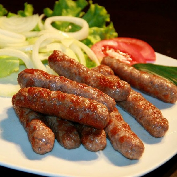 Колбаски чевапчичи на сковороде рецепт с фото пошагово - 1000.menu