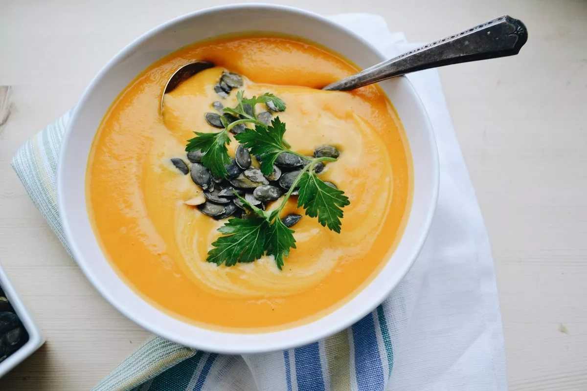 Тыквенный пп суп. тыквенный суп.  яркий, вкусный и красивый тыквенный суп - это не просто еда, а настоящее кулинарное произведение искусства. | здоровое питание