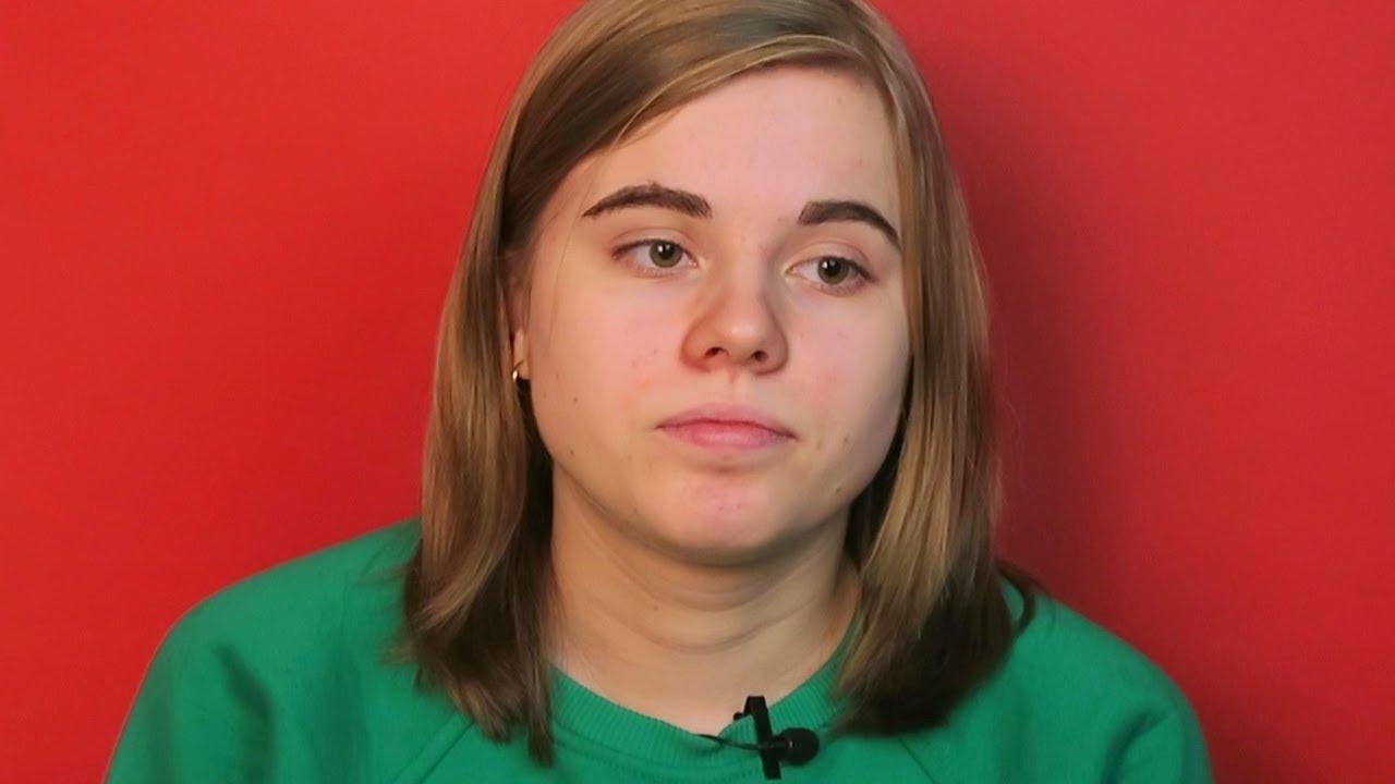 Lizzka Лиззка - популярный YouTube-блогер и автор нескольких рэп-клипов Из-за внешности и странного поведения в своих роликах стала героиней мемов
