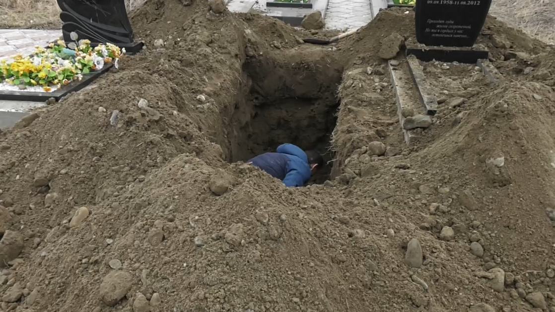 Закапывать могилу во сне - трактование для женщины