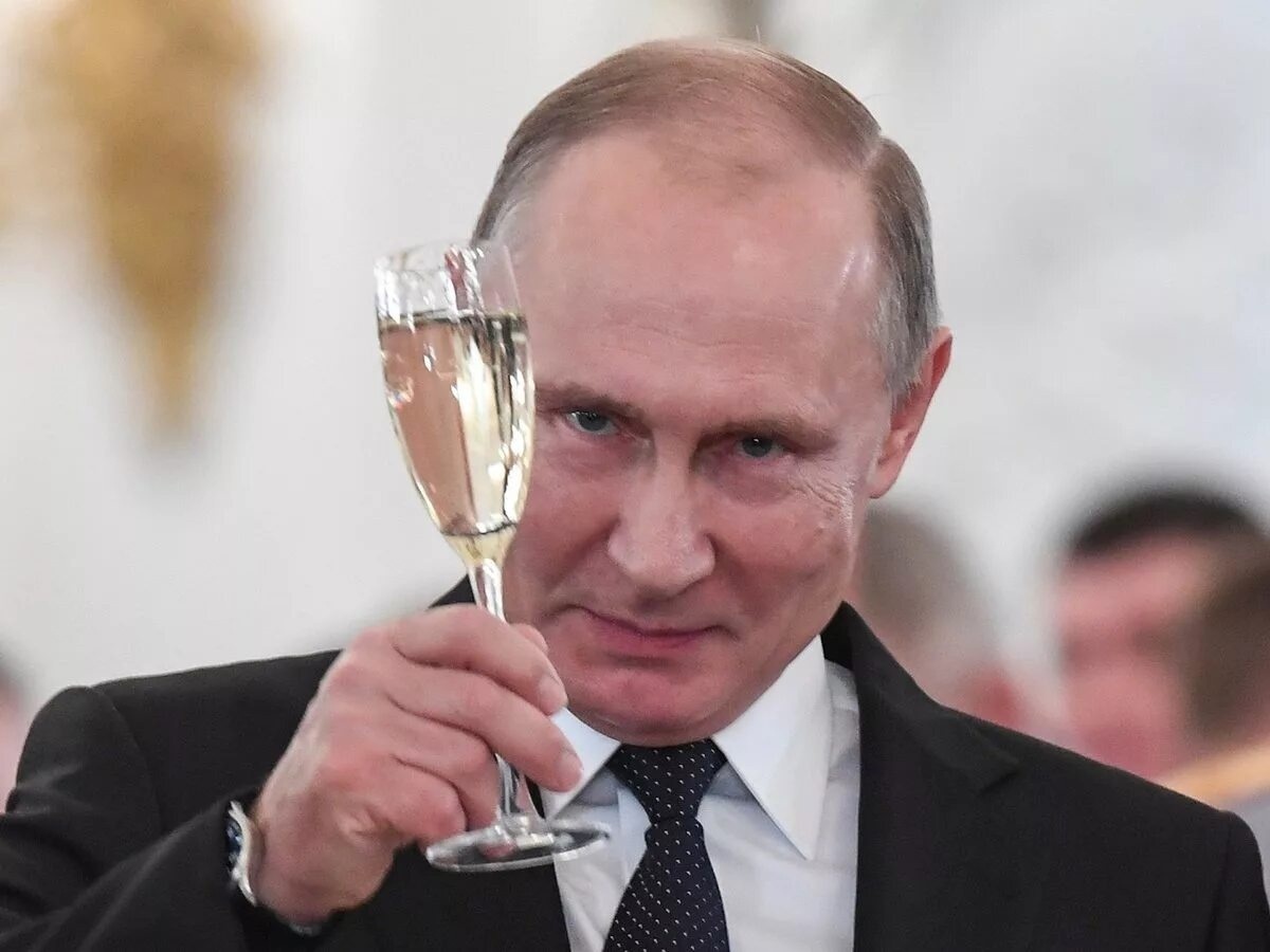 Владимиру путину исполнилось 69 лет — как президент россии отмечает свой день рождения и что ему дарят