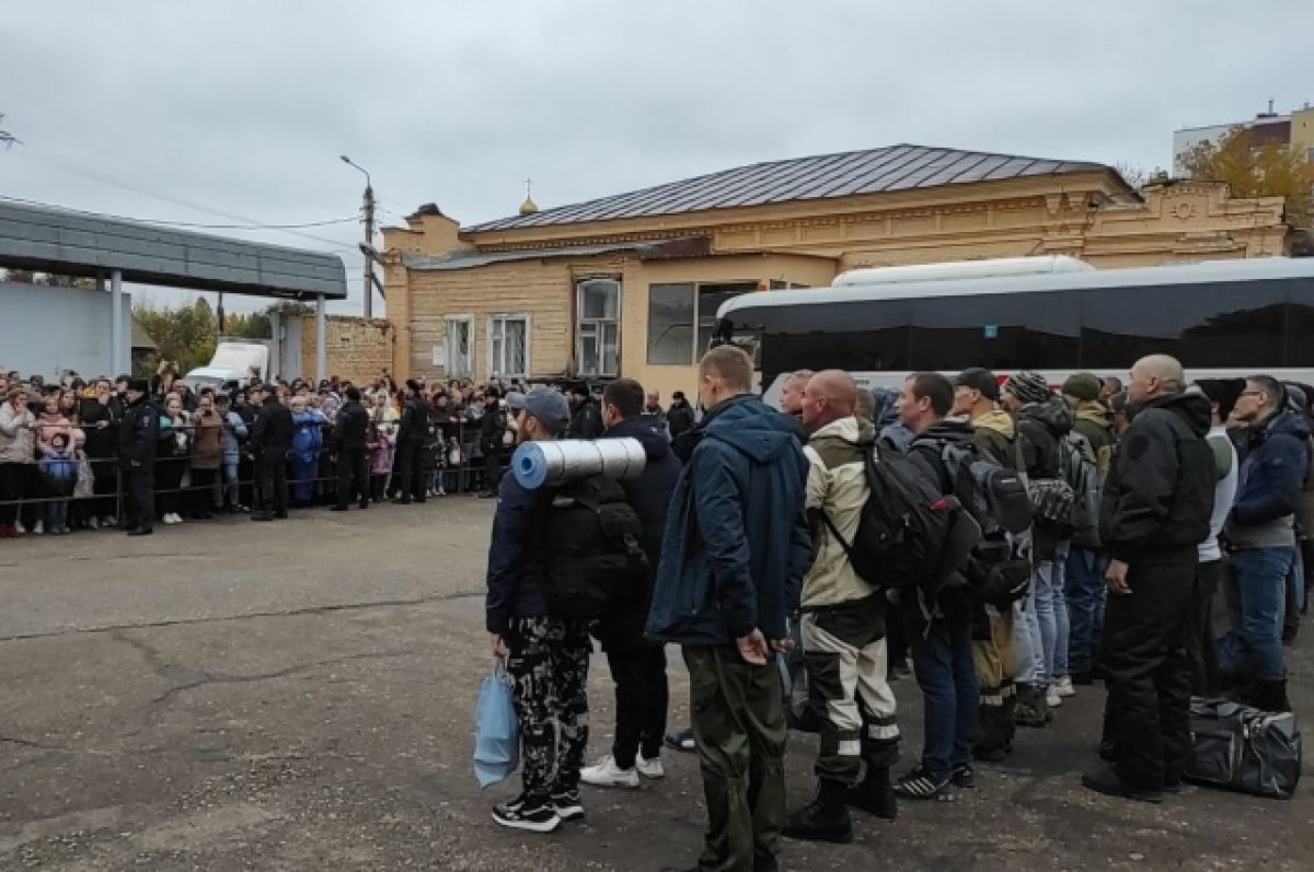 Стало известно, почему начали вручать повестки в военкомат. последние новости мобилизации, указа о завершении которой еще нет