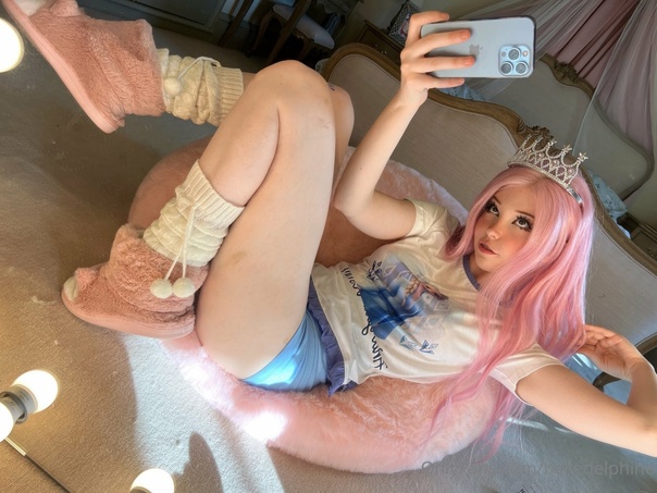 Белль Дельфин Belle Delphine вернулась в соцсети спустя 8 месяцев молчания Она записала клип для хейтеров и открыла аккаунт в Onlyfans для слива