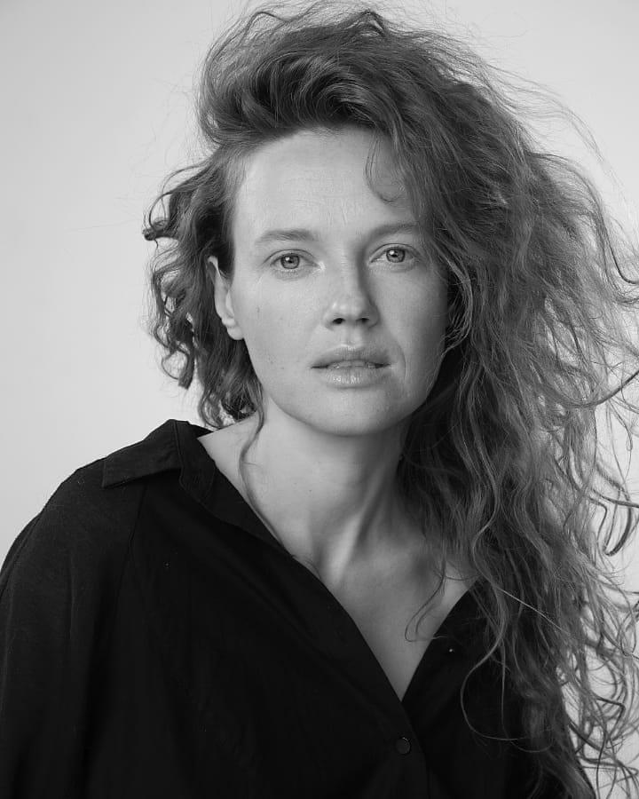 20 лет спустя. как сегодня выглядит и что делает анна синякина, внучка из «ворошиловского стрелка»