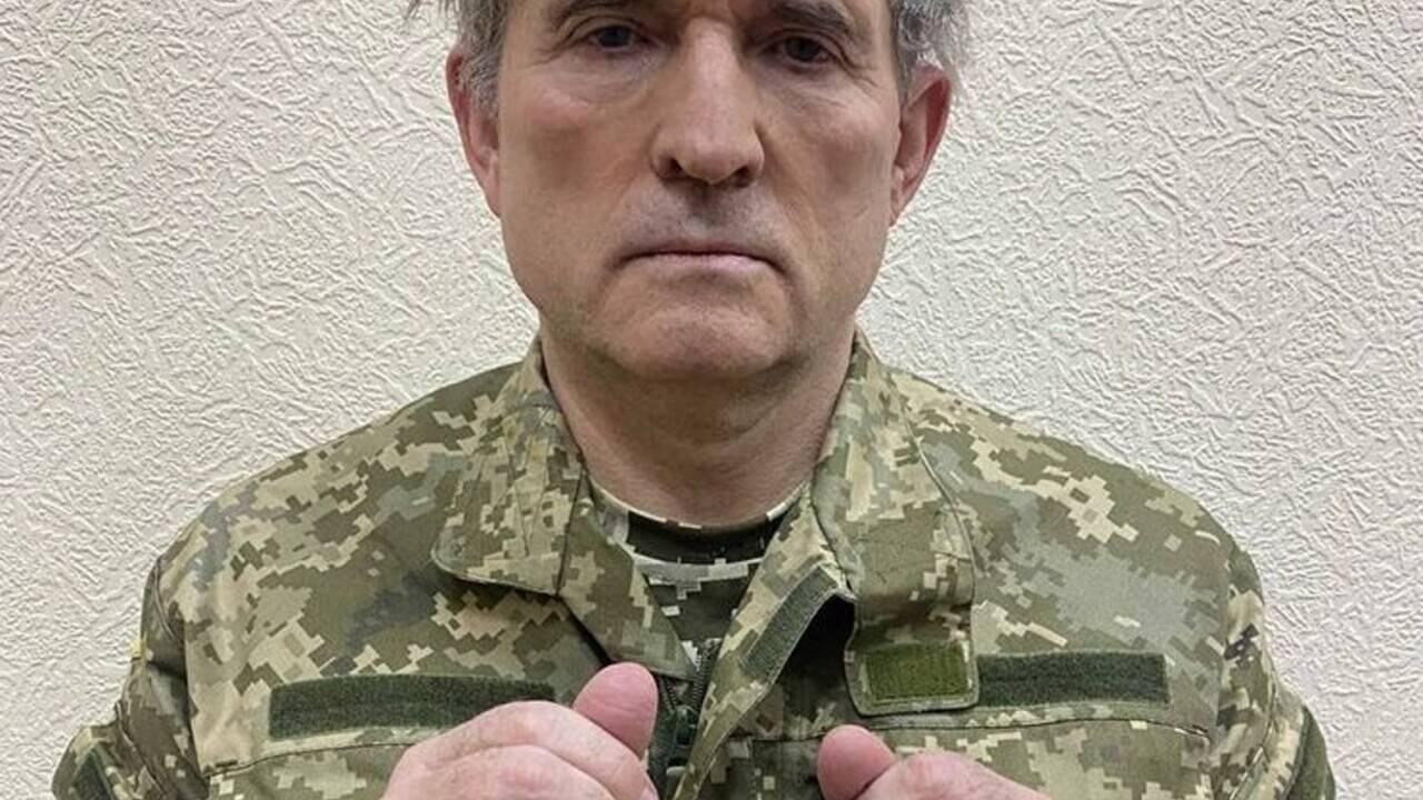 Путин расхвалил виктора медведчука, потому что он кум медведеву?