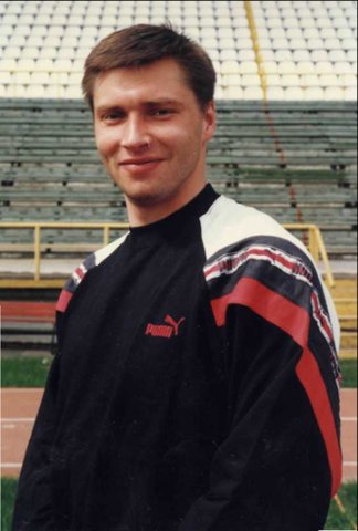 Игорь
       
            ознобихин